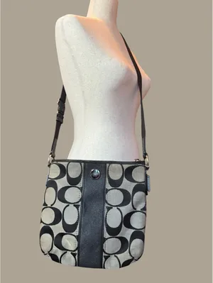 Coach F2190 Signature Oversized C Crossbody Bag thumbnail 2