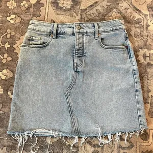 Denim Skirt Size 4 thumbnail 1