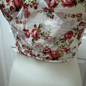 Thatssofetch Lyara Crop Rose Floral‎ - Size 4 - NEW With Tags. thumbnail 13