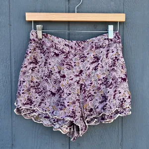 Free People Floral Scallop Hem Shorts Size Small thumbnail 1