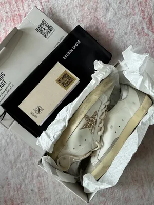 Golden Goose Off-White Leather Superstar Sneaker with Gold star thumbnail 1