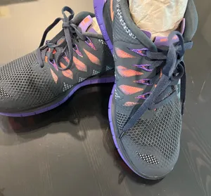 Nike sneaker thumbnail 1