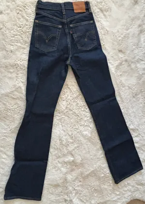 Levi’s Ribcage Jeans thumbnail 3