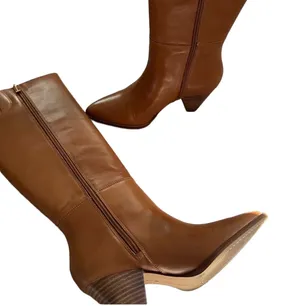 Vince Camuto Boots thumbnail 1