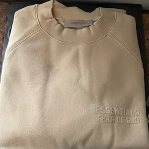 Fear of god Essentials Sweatshirt NWT Medium thumbnail 2