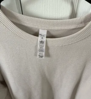 ALO Yoga Women's Waffle Crewneck Sweatshirt - Light Cream thumbnail 3