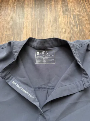 FIGS Women’s Rafaela Space Navy Blue Oversized Scrub Top Nurse Hospital - Size M thumbnail 3