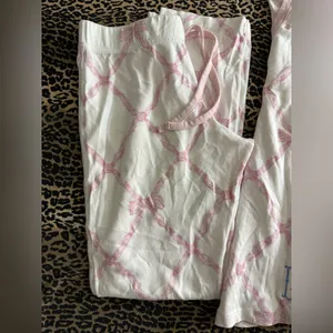 The Beaufort Bonnet Company Bow Pink/white Pajama Set Size Small‎ thumbnail 3