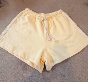 Yellow stripe shorts Size M thumbnail 1