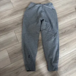 On‎ Running Womens Sweatpants Grey Heather Joggers Size S Swiss Engineering thumbnail 8