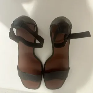 Tory Burch Gabrielle Ankle Strap Block Heel Sandal Black Leather Size 7.5 thumbnail 12