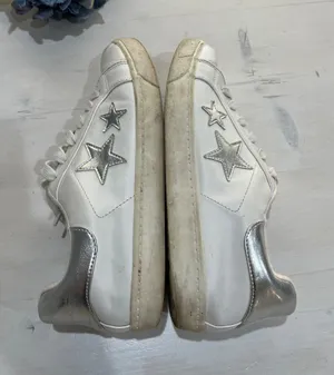 Soda Star Sneakers White Silver Accents‎ Casual Shoes Size 8.5 thumbnail 1