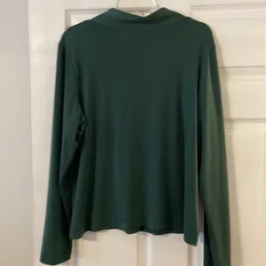 George Simonton Women’s long sleeves shirt size XL color green length 34” thumbnail 4
