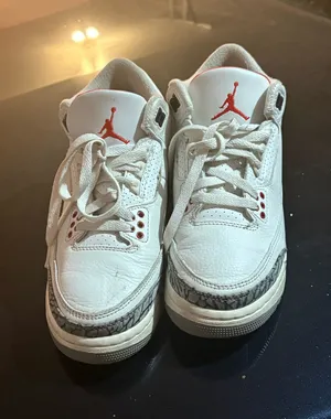 Nike Jordan Air Jordan 3 Retro White Cement Reimagined – Size 5Y – Used thumbnail 1