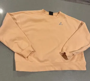 Jordan Sweatshirt Women's Small Peach Crew‎ Neck Pullover Loose Fit activewear thumbnail 1