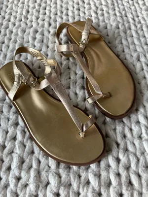 Naturalizer Gold Fifi Toe Loop Flat Sandal, size 7 thumbnail 5