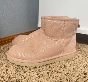 pink mini thumbnail 1
