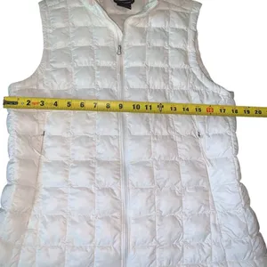 The North Face ThermoBall Eco Vest M White Puffer Gorpcore Layering Apres Ski thumbnail 8