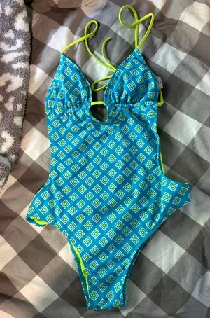 Bathing Suit thumbnail 1