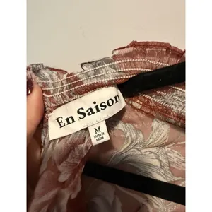 En Saison Womens Rust Floral Smocked Metallic Sheer Crop Top Mock Neck Size M thumbnail 3