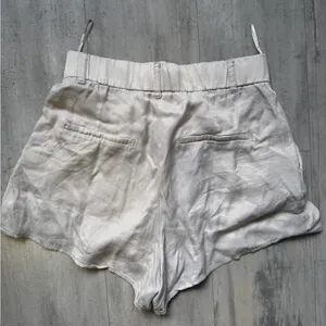 Zara Cream Elastic Waist Shorts thumbnail 4