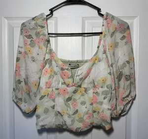 Abercrombie Puff Sleeve Floral Crop Top Size Extra Small V Bust Detail thumbnail 1
