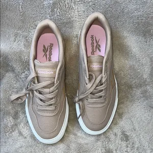 Reebok Tan‎ Suede Sneakers Modern Minimalist Design thumbnail 7