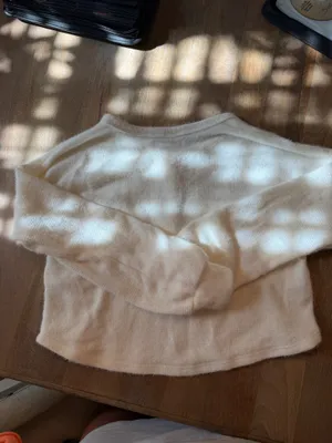 Hollister Fuzzy Cropped cream sweater thumbnail 2