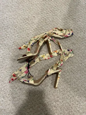 nwt floral express heels (8) thumbnail 5