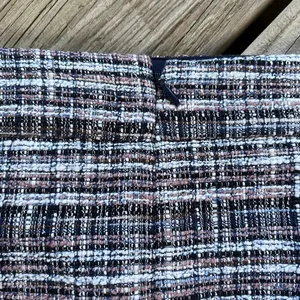 LOFT Classic Tweed Mini Skirt Blue, Pink, Black And White Size 12. NEW thumbnail 4