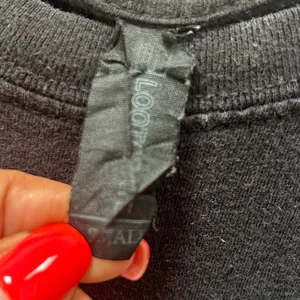 Ariana Grande Sweetener tour t-shirt size S thumbnail 3