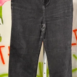 J31. Hollister black high-waisted flared -leg jeans Size 9 #denim thumbnail 1