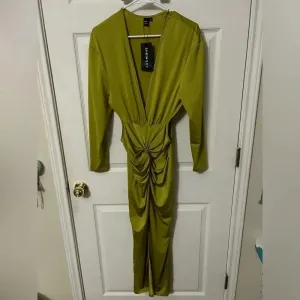 SheIn Sxy Olive Green women’s Bodycon dress‎ thumbnail 2