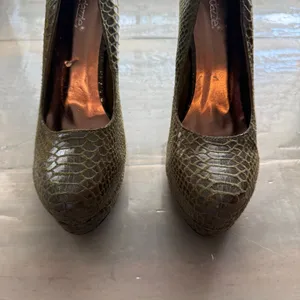 Shoedazzle Green Marisol Snakeskin Heels Sz 9 thumbnail 3