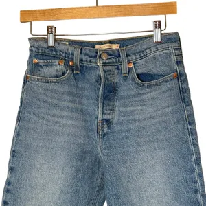 Levi's Premium Wedgie Straight Leg Jeans Womens‎ Blue Denim 26x27 Button Fly thumbnail 2