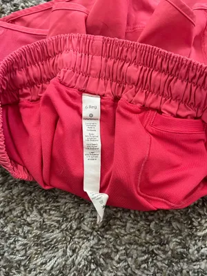 Lululemon Shorts Hotty Hot 2.5" Low-Rise thumbnail 3