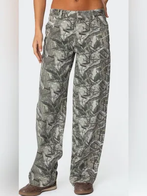 Edikted Low Rise Wide Leg Camo with Pink Bows Pocket Size XS thumbnail 2