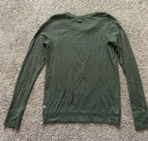 Lululemon Long Sleve Top thumbnail 3