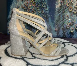 Jessica Simpson Silver Glitter Strappy Block Heel Sandals Size 7 thumbnail 1