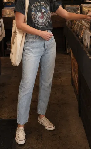 Madewell The Perfect Vintage Jeans 27 Light Wash High Rise Tapered Mom Denim thumbnail 1