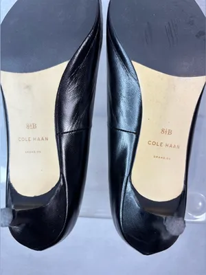 Cole Haan 8.5 Workwear Kitten Heel Black Leather Round-Toe Pumps - Funeral thumbnail 6