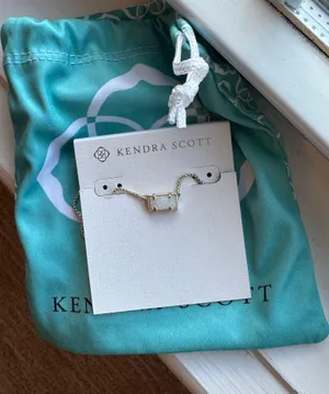 Kendra Scott necklace  thumbnail 1