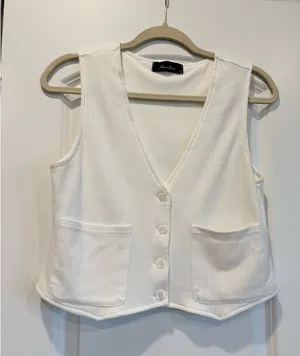 Boutique White Button thumbnail 1