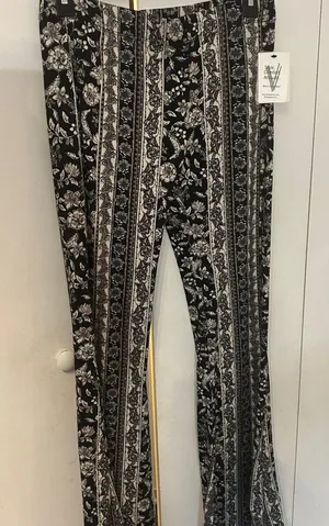 Black and White Floral Patterned stretch Bell bottom Pants Size L thumbnail 1