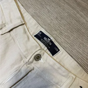 •Hollister• Ultra High Rise Dad Jeans thumbnail 5