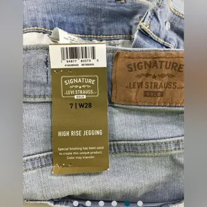 Signature Levi High Rise Jeggings 7 28W Light Wash thumbnail 7