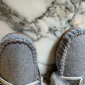 NWT J.Crew womens faux shearling grey moccasin slipper size 8 sold out! thumbnail 6