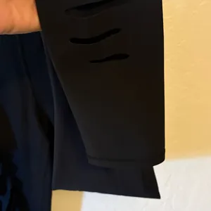 Alo Yoga Ripped Warrior women's leggings. Sz small. Preloved, excellent. thumbnail 6