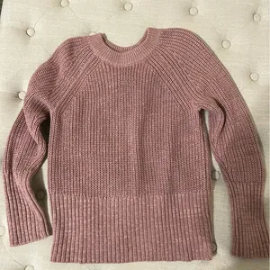 Universal Threads pinkish sweater thumbnail 1