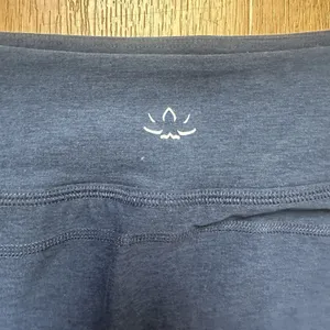 Beyond Yoga Spacedye Kickstart Skort In Navy Size‎ Medium thumbnail 9